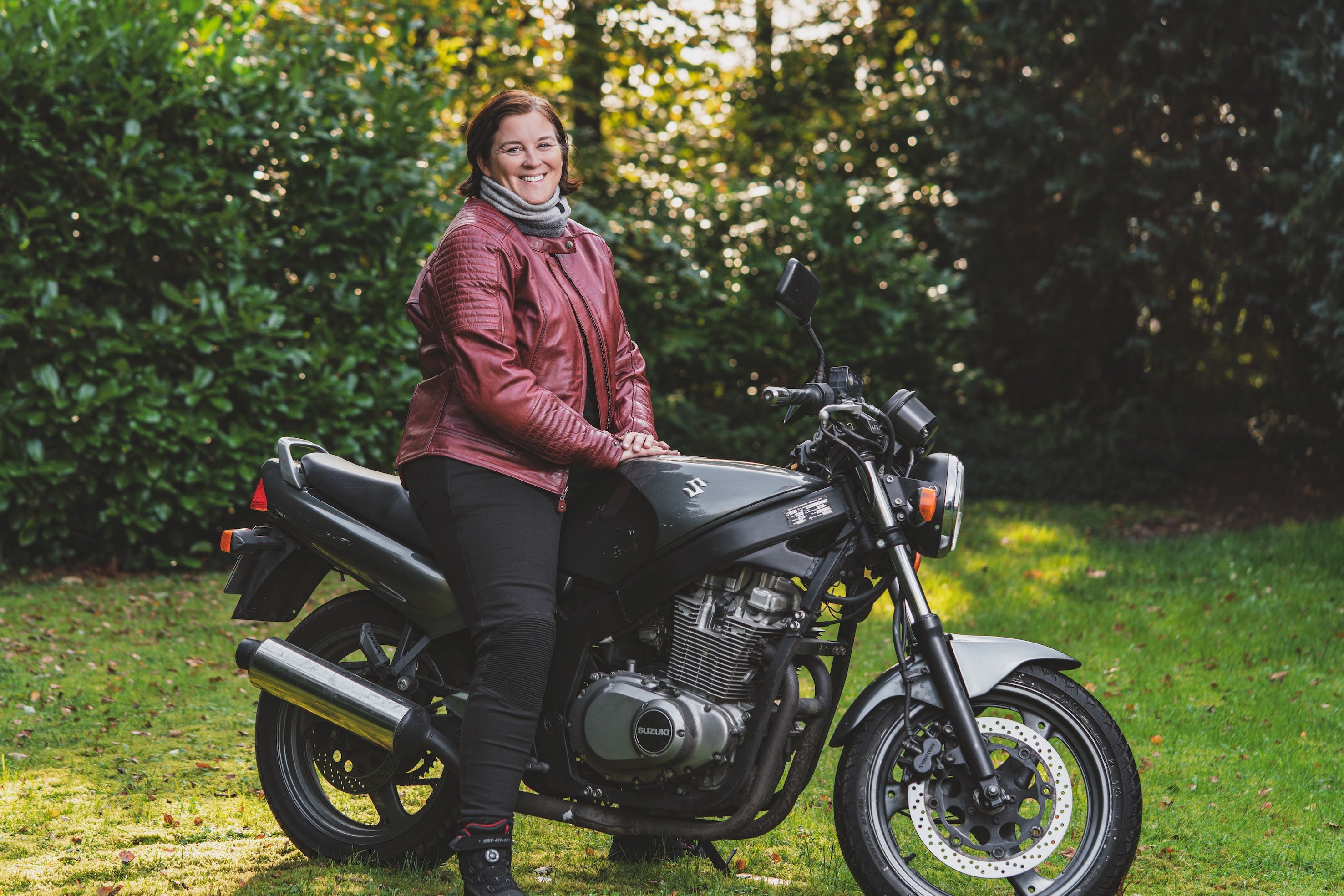 Damen-Motorrad-Leggings mit geripptem Knie-Design